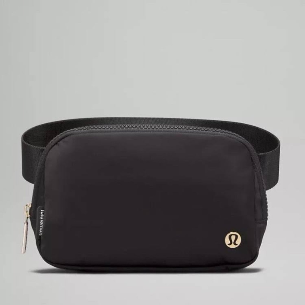 Lululemon Everywhere Belt Bag 1L Black/Gold